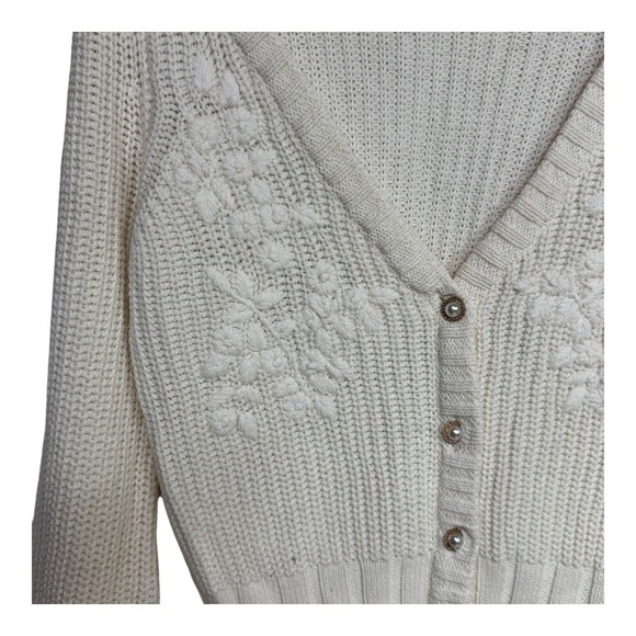 Harper New York Cream Floral Embroidered Button Front Cropped Cardigan Sweater S - Picture 3 of 8